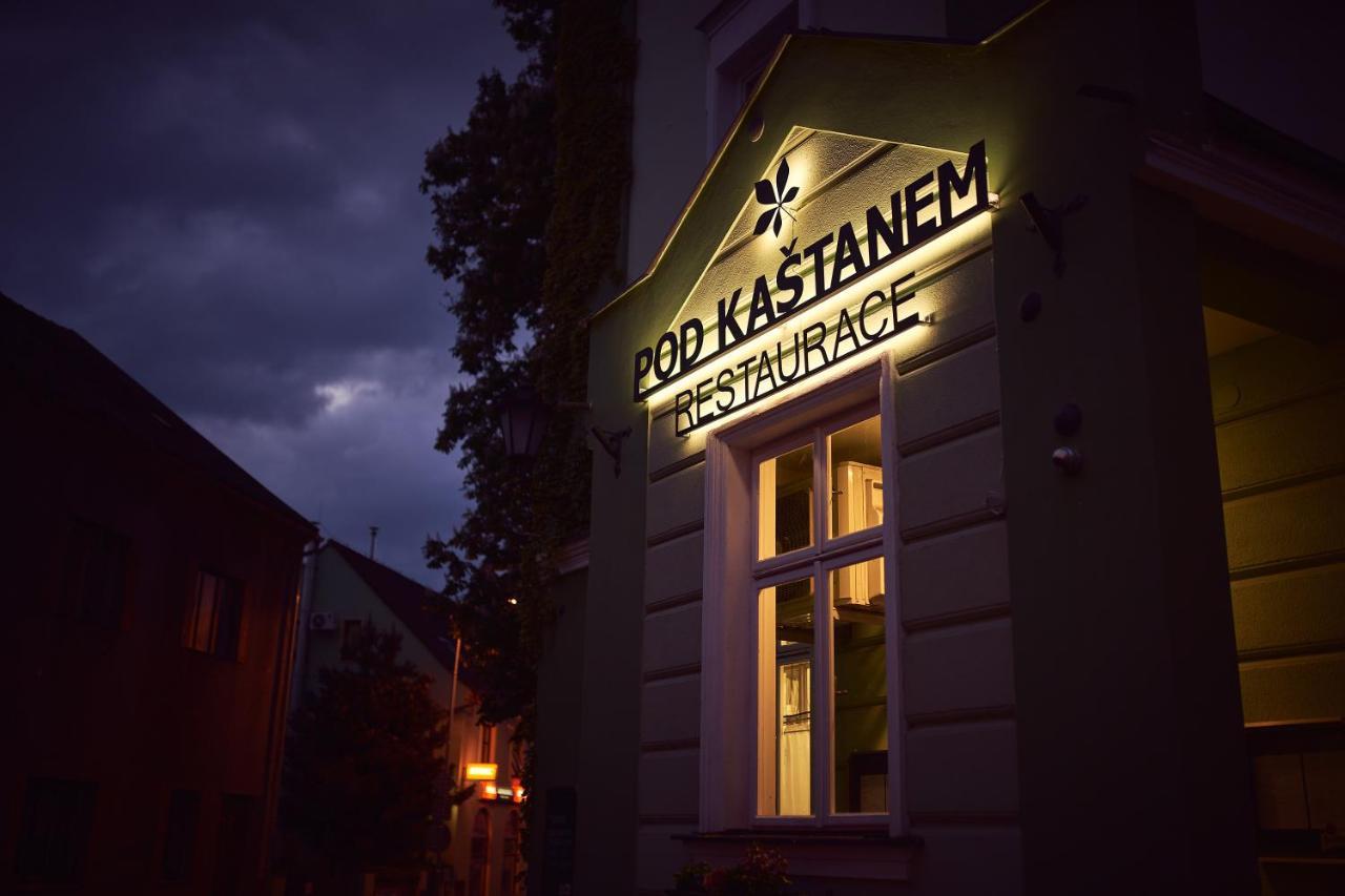 Hotel U Valdicke Brany Йичин Экстерьер фото