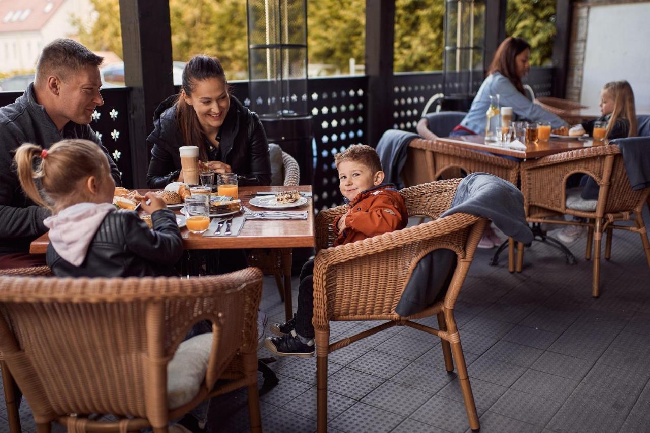 Hotel U Valdicke Brany Йичин Экстерьер фото